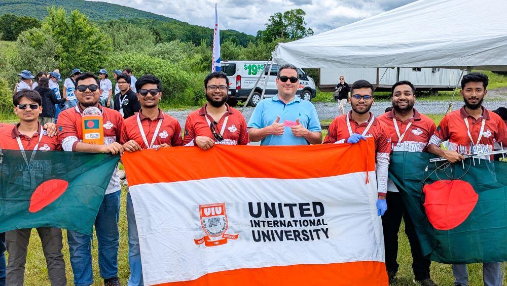 ক্যানস্যাট প্রতিযোগীতায় এশিয়ায় ২য় হলো ইউআইইউ অ্যাসেন্ড দল